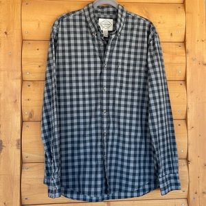 St. John’s Bay grey and black checkered Button down Shirt. Men’s Size Medium
